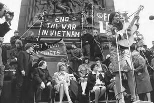 Joan Baez, una de las cantantes que más militaron contra la guerra de Vietnam