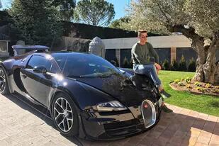 Cristiano Ronaldo con su Bugatti Veyron