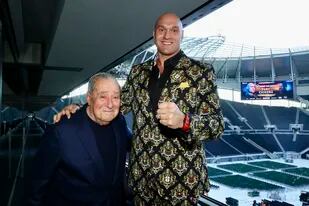 Tyson Fury con el promotor de boxeo Bob Arum