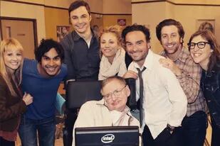 "Fue un honor tenerlo en The Big Bang Theory. Gracias por inspirarnos a nosotros y al mundo", se puede leer en los perfiles en redes sociales de los actores de la serie