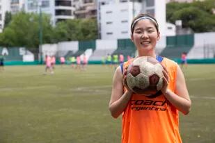 Ichika Egashira la primera jugadora japonesa en el futbol argentino: se incorporó a Excursionistas