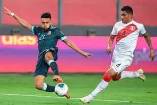 Nicolas Gonzalez frente a Perú en el encuentro de ida de estas eliminatorias