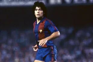 Maradona y la primera experiencia en el exterior, con la camiseta de Barcelona