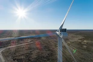 3, 1% del consumo total. Energía eólica: es la fuente renovable que picó en punta en la Argentina y la que mayor porcentaje representa dentro el 4,8% de la demanda eléctrica nacional que es provista por fuentes verdes. De los 206 proyectos adjudicados desde 2016, 64 son eólicos (3788,2 MW).