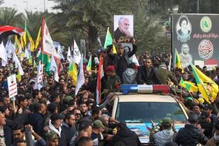 Miles de personas participaron del cortejo fúnebre de Soleimani en Bagdad