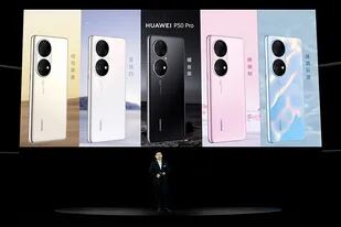 Huawei presentó su serie de teléfonos P50 y P50 Pro, con cámaras desarrolladas junto a Leica y el sistema operativo HarmonyOS