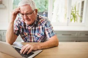 Un jubilado buscaba una nueva licencia para su Windows en Google. Al día siguiente una desconocida le llamó y él le dio las claves de bancos, su foto y el DNI. Aún no se explica cómo