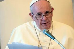El Papa pidió una ley de convivencia civil para los gays: "tienen derecho a estar cubiertos legalmente"