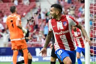 Ángel Correa festeja su gol, el del triunfo del Atlético de Madrid ante Elche