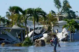 Huracán Ian se lleva viviendas y recuerdos en islas barrera - LA NACION