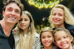Sebastián Estevanez e Ivana Saccani se convirtieron en padres de su cuarto hijo, Faustino, el 29 de noviembre pasado