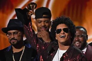 Bruno Mars ganó en las principales categorías: mejor álbum, canción y grabación-