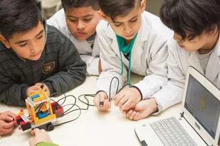 Experimentar con robótica e informática, el desafío de la escuela del siglo XXI