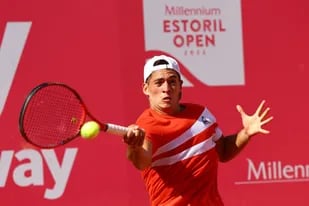 El tenista argentino Sebastián Báez logró una destacada victoria en los 8vos de final del ATP de Estoril, ante el croata Marin Cilic.