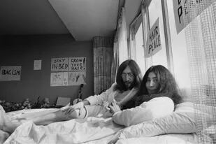 Bed In: registro de la protesta de John Lennon y Yoko Ono contra la guerra de Vietnam, durante su luna de miel en Ámsterdam (1969)