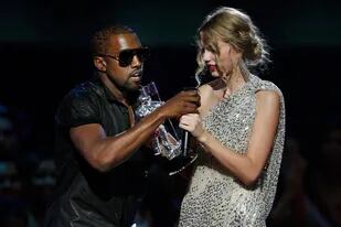 El día en el que Kanye West tomó el premio de Taylor Swift forma parte de esta lista