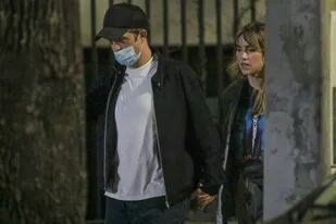 Robert Pattinson y su novia, Suki Waterhouse, cenaron en Buenos Aires tras el show de la cantante en Lollapalooza y partieron este sábado muy temprano a Chile