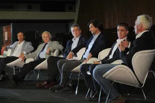 Luis Miguel Etchevehere, Eduardo Novillo Astrada, Santiago Ballester, Jorge Ricardo y Fernando Marín durante el Congreso de la Industria del Caballo