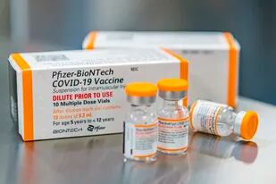 Pfizer sigue en alza con sus vacunas, como estas dosis pediátricas para niños de cinco a doce años