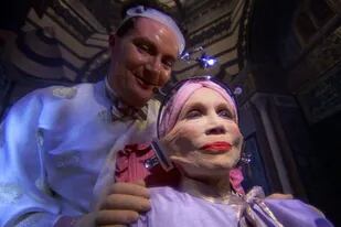 Jim Broadbent y Katherine Helmond, en una escena muy recordada del film Brazil de Terry Gilliam