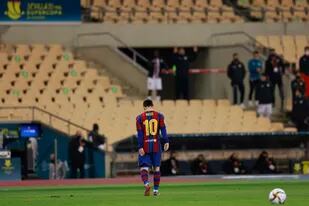 Lionel Messi y la incertidumbre sobre su futuro generaron un clima hostil en la llegada del PSG a Barcelona