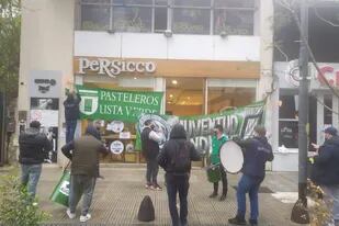 Conflicto sindical en las heladerías Persicco por retraso en el pago de sueldos