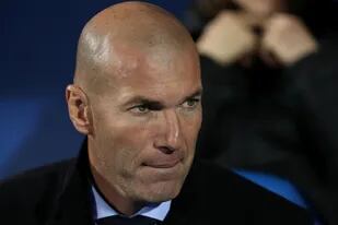 Zidane y el Real buscan un triunfo que los ayude a acomodarse en la Liga de España