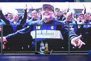 El emocionante recibimiento a Diego Maradona en el día de su cumpleaños 60 y del regreso del fútbol argentino