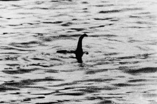 La foto clásica de 1934 que supuestamente muestra al monstruo del Lago Ness
