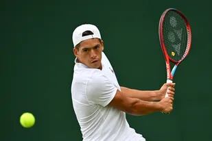 Wimbledon: Sebastián Báez, en el partido debut frente al japonés Taro Daniel.