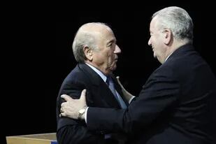 Blatter le dará una mano a Grondona