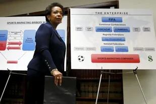 Loretta Lynch, la fiscal general de Estados Unidos que inició el FIFAgate en 2015, ya había adelantado que las empresas de TV estaban involucradas en el escándalo. Hoy fueron acusados exejecutivos de Fox y un accionista de MediaPro.
