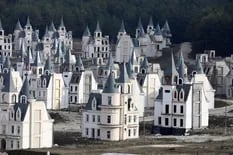 El “Disney abandonado”, un pueblo de castillos que no fue; por qué