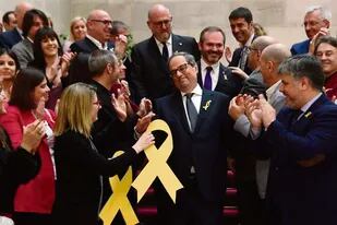Torra, el elegido de Puigdemont, logró ser investido en el Parlamento por un voto de diferencia