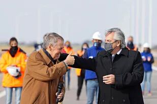 El presidente Alberto Fernández junto al gobernador Juan Schiaretti al inaugurar 92,1 kilómetros de la autopista Ruta Nacional N° 19 San Francisco-Córdoba