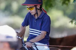 Salvador Condomí Alcorta, de 15 años, polista no vidente cuya pasión son el deporte y los caballos