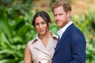 El acuerdo que el príncipe Harry y su esposa, Meghan Markle, firmaron con Netflix preocupa a la corona británica