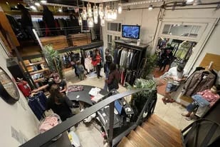 Urban Luxury, un local de ropa usada en el que ponen el foco en la marca y la calidad de las prendas