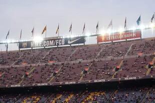 Una vista general de un Camp Nou semi vacío. Esta postal probablemente se repita en varios encuentros de la temporada 21/22