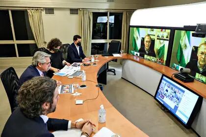 Fernández mantuvo una reunión virtual con los gobernadores por el avance del coronavirus; antes se había reunido con Larreta y Kicillof para conversar puntualmente del AMBA