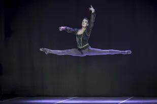 Federico Fernandez, primer bailarín del Colón, dirige Buenos Aires Ballet, un grupo independiente que este fin de semana hace su última función del año