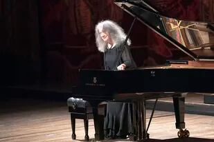 Martha Argerich recibe todo el amor y admiración del público argentino en el Teatro Colón