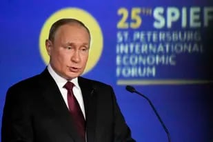 El presidente ruso, Vladimir Putin, en la sesión plenaria del Foro Económico Internacional de San Petersburgo