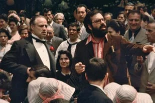 Francis Ford Coppola dirigiendo la famosa escena de la boda