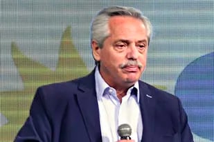 Alberto Fernández durante el discurso en el búnker