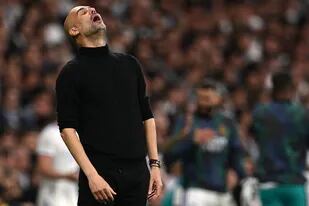 La reacción de Pep Guardiola en un partido; ahora, su equipo podría sufrir un daño colateral por incumplimiento financiero de la entidad