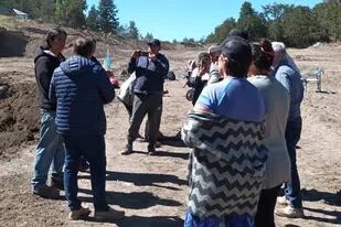 La comunidad mapuche Paicil Antriao montó un campamento para impedir que las máquinas viales avancen en la construcción de la circunvalación sobre la ruta 40 en Villa La Angostura, Neuquén.