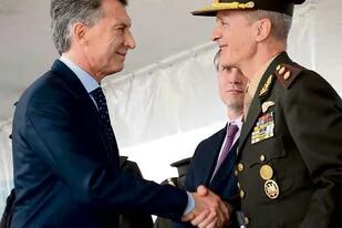 Pasqualini acompañó anteayer al Presidente en la celebración del Día del Ejército