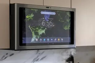 La Kitchen Hub de GE combina un microondas, un extractor de aire y una tableta de 27 pulgadas con Android