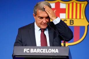 El presidente Laporta, en la conferencia de prensa en la que expuso sobre la difícil situación económica de Barcelona y la salida de Messi